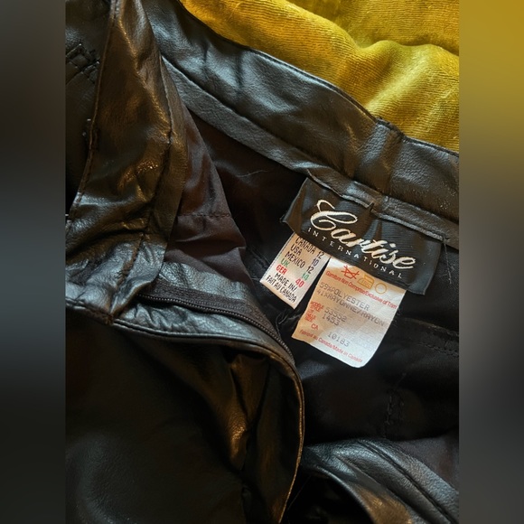 Vintage black faux-leather pants - Picture 3 of 4